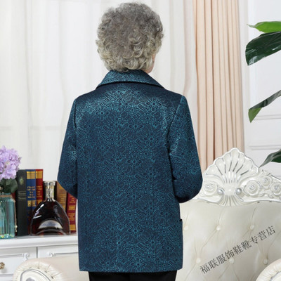 溫暖歲月優雅綻放 蘇寧大足龍奶奶秋裝外套，獻給家族最美長者的溫馨之選